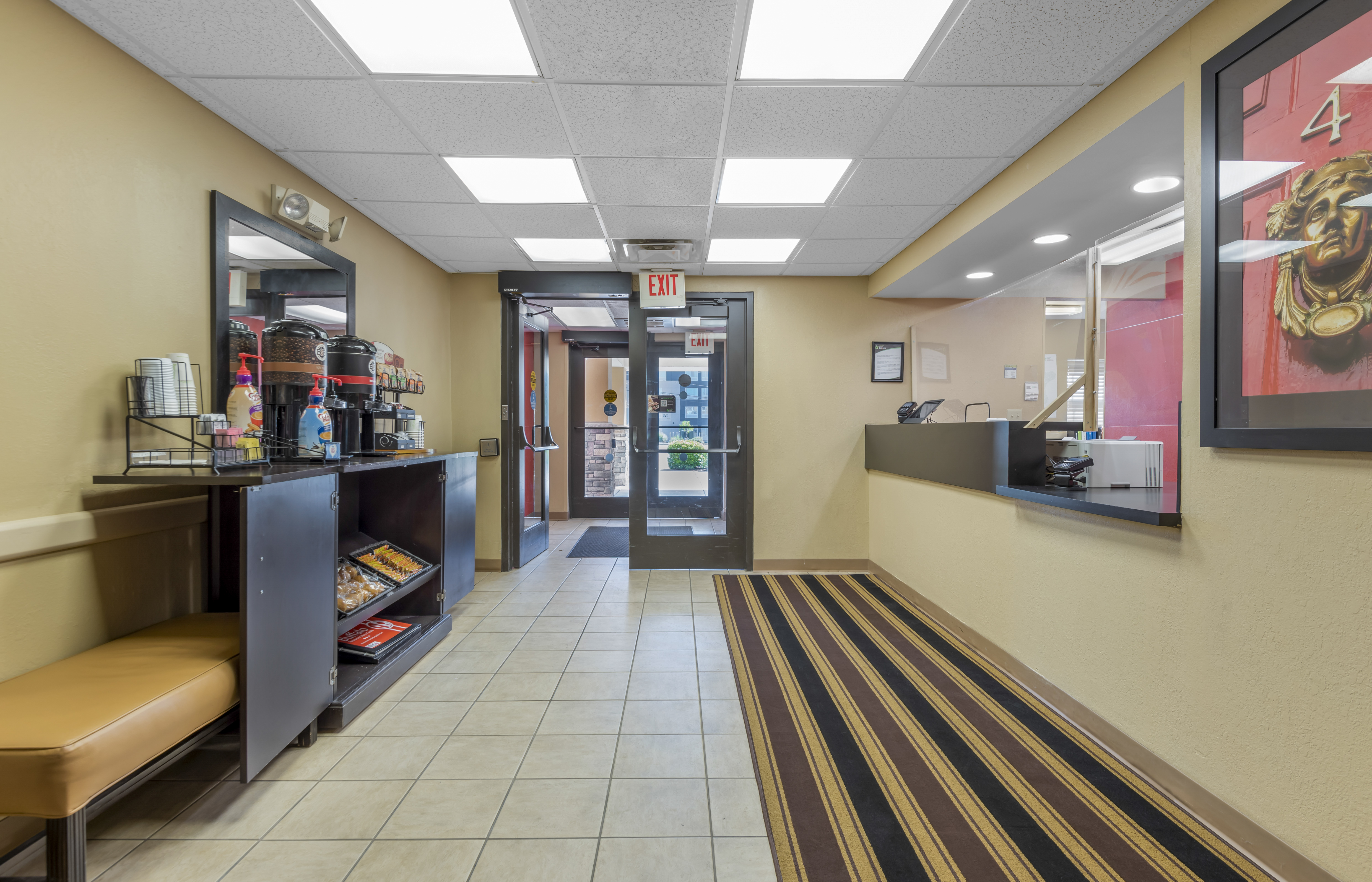 Lobby and Guest Check-in