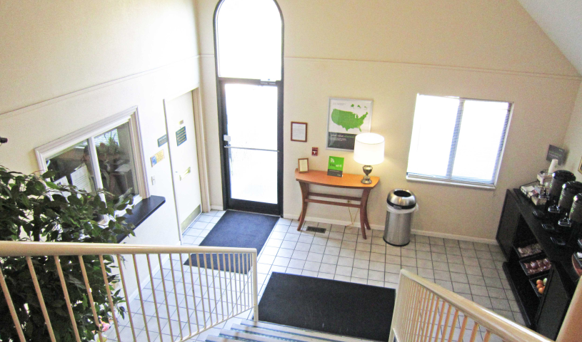 Lobby and Guest Check-in