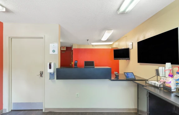 Lobby and Guest Check-in