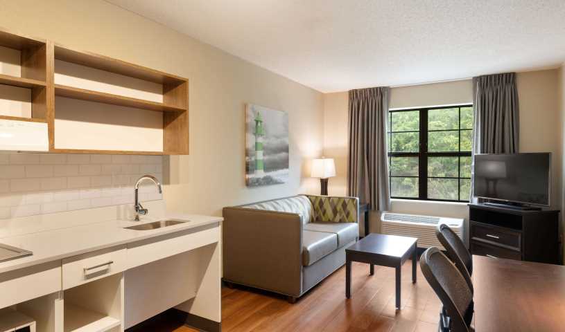 1 Bedroom Suite - 1 King Bed