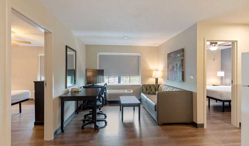 2 Bedroom Suite - 2 Queen Beds