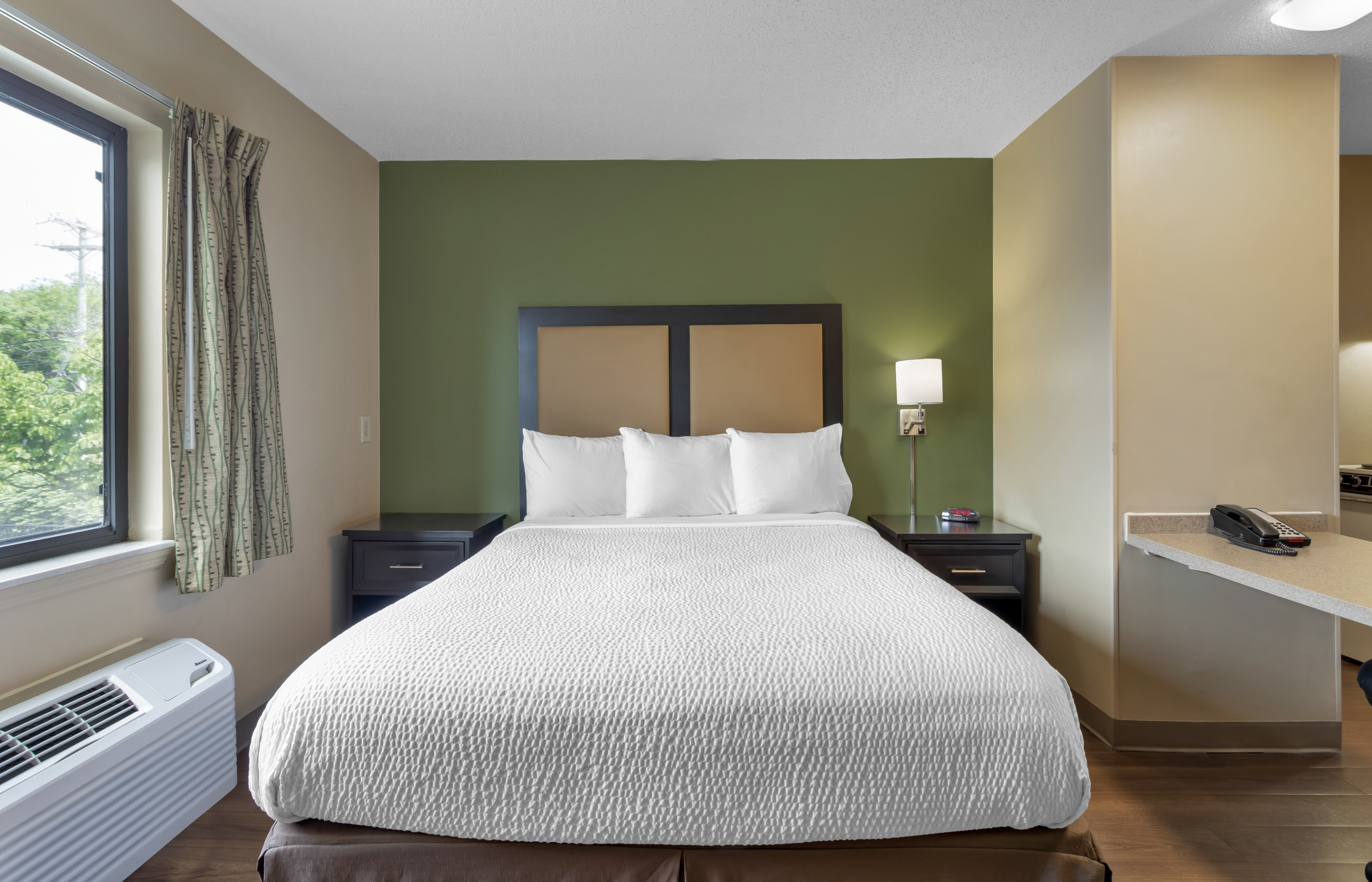 Studio Suite - 1 Queen Bed