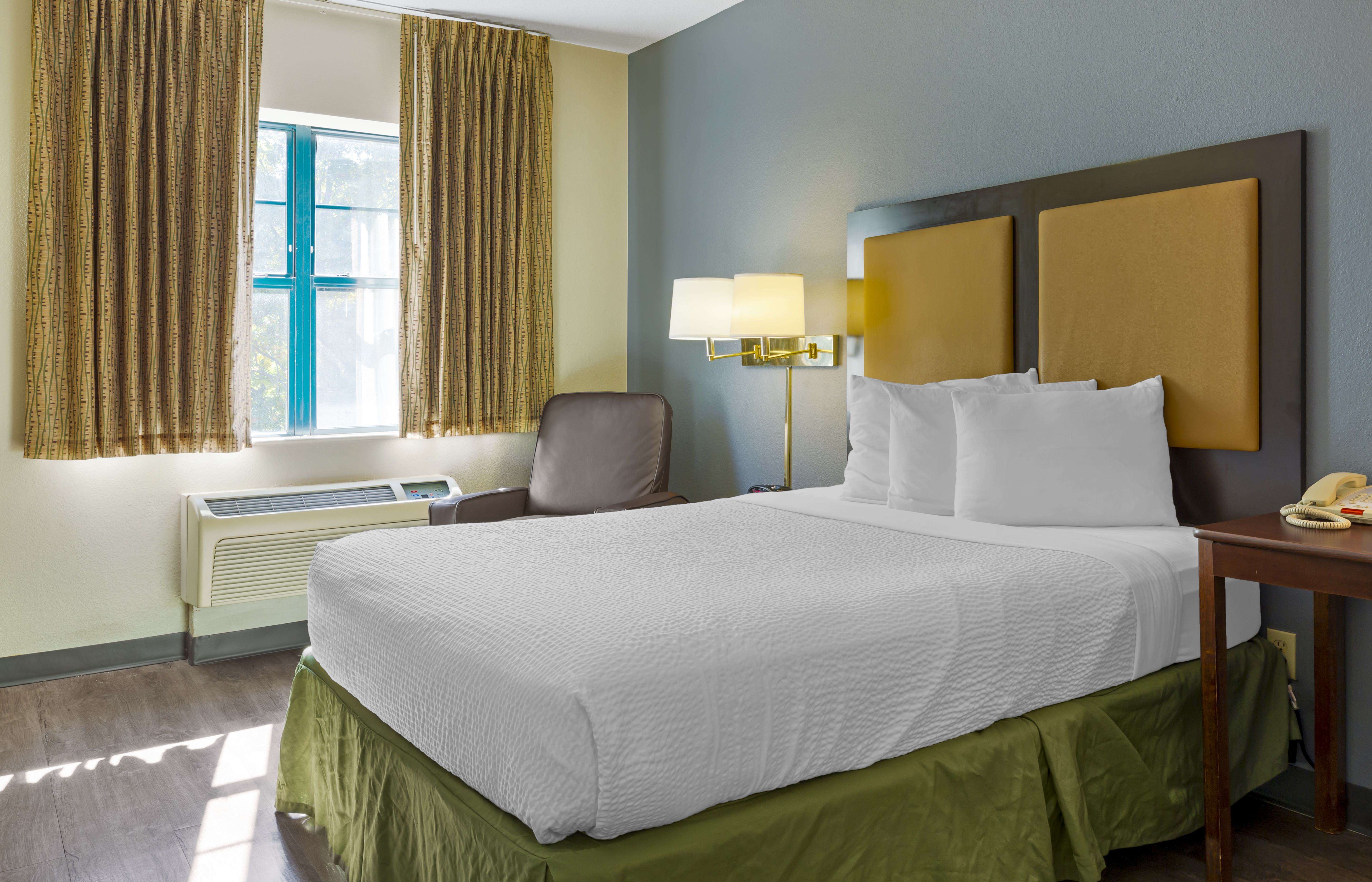 Studio Suite - 1 Queen Bed