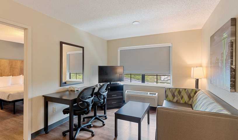 2 Bedroom Suite - 2 Queen Beds