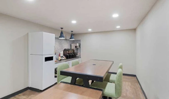 Breakfast Room
